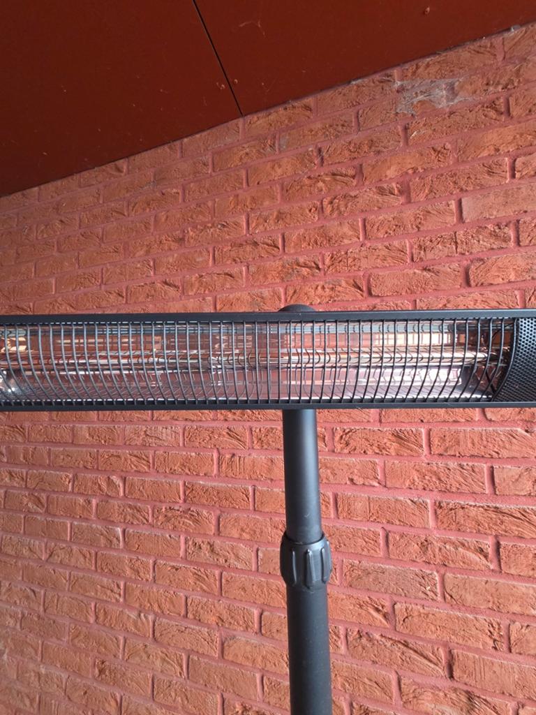 Radiateur de terrasse Sunred 2500W avec support foncé, Enlèvement