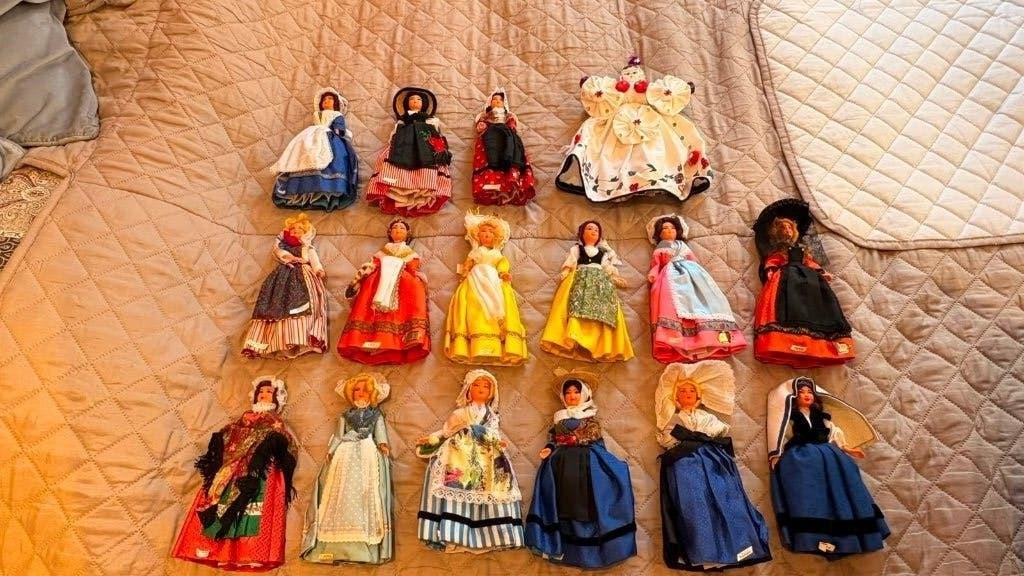Lot de poupées folkloriques de collection, Collections, Enlèvement, Comme neuf, Poupée