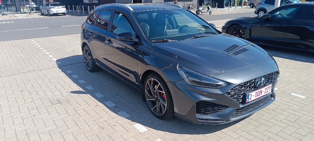 Hyundai i30 SKY NLine, Wagon 1.5 T, 2023 Hybrid, Auto's, Voorwielaandrijving, 4 cilinders, 1435 kg, Zilver of Grijs