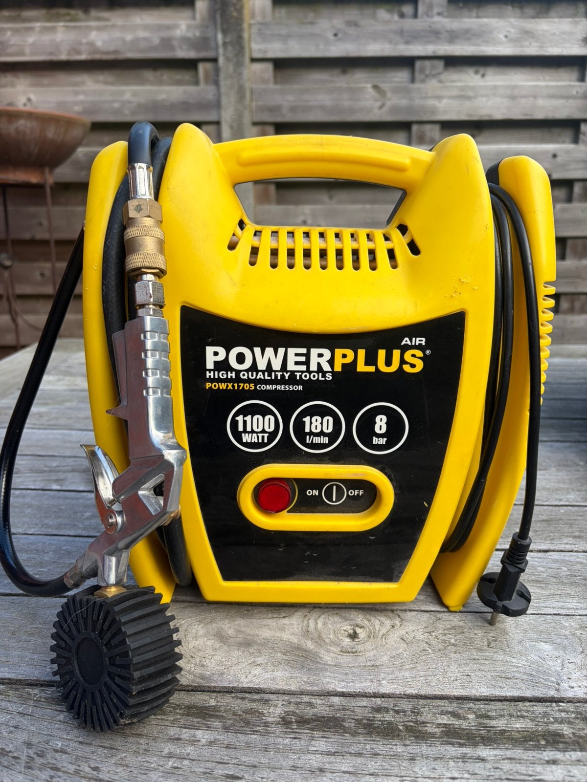 Compresseur Powerplus à vendre, Enlèvement, Comme neuf