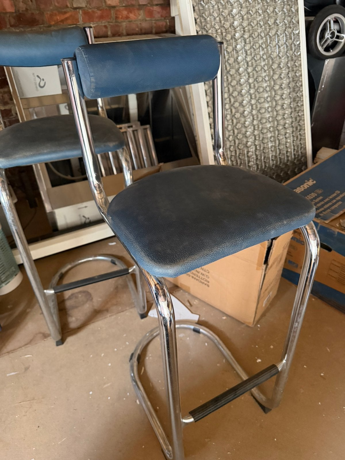 Barkruk en stoelen, 3 krukken, Ophalen, Zo goed als nieuw