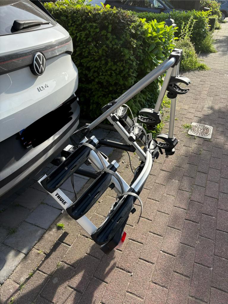 Porte velo Thule 3 vélos - basculable - avec serrure, Autos : Divers, Porte-vélos, Comme neuf, Enlèvement