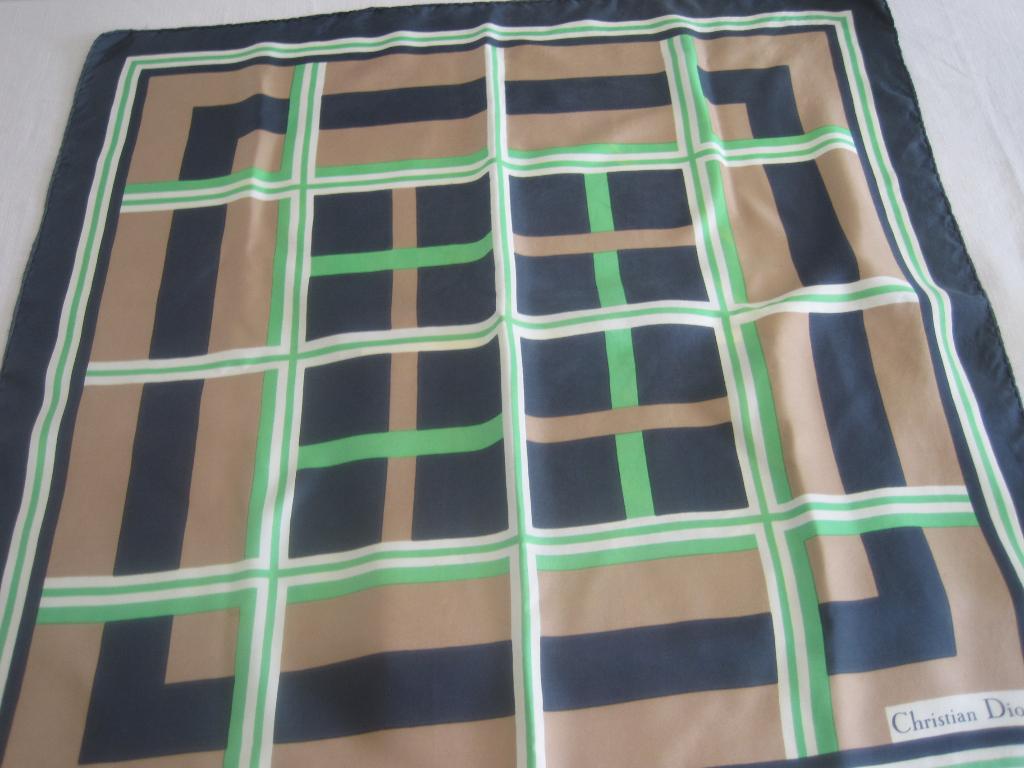 Foulard vintage en soie Christian Dior, Enlèvement ou Envoi, Femmes, Dior
