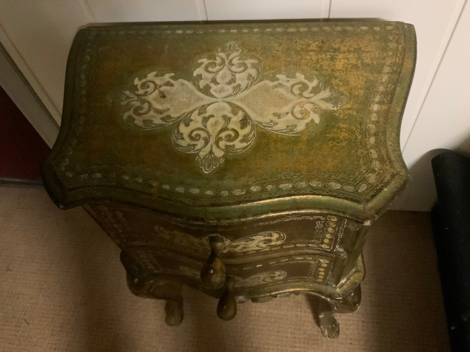 2 Tables de nuits anciennes 25€ pièce, Maison & Meubles, Moins de 45 cm, Enlèvement, Utilisé, 55 à 70 cm