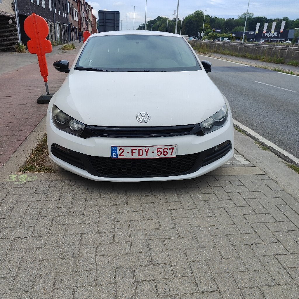 Volkswagen scirocco 1.4 TSI. Moet dringend weg, Auto's, Volkswagen, 4 zetels, Wit, Handgeschakeld, Grijs