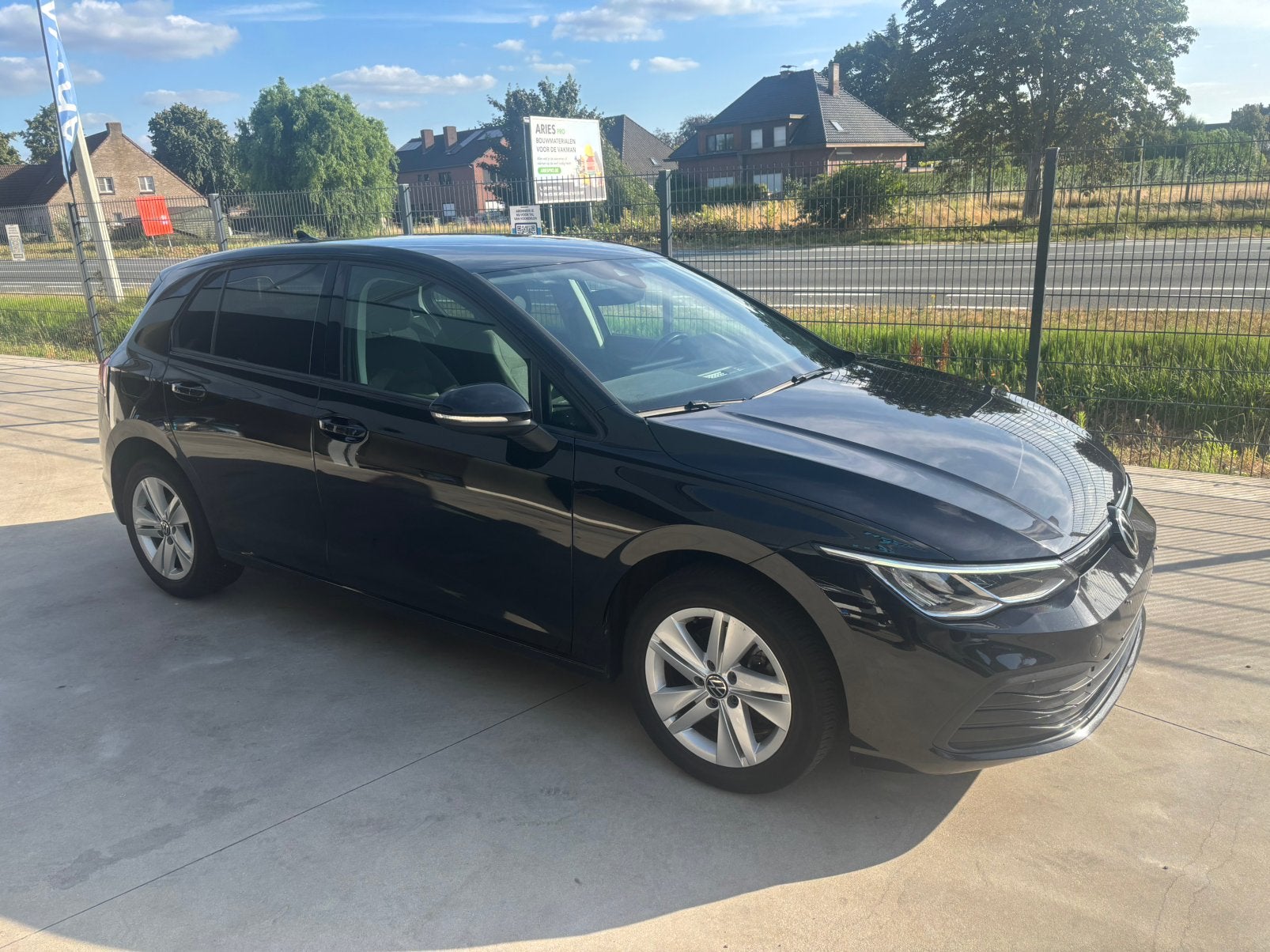 Volkswagen golf 8 1.0 tsi bj 2021 met 135000 km, Auto's, Stof, Euro 6, Zwart, Bedrijf