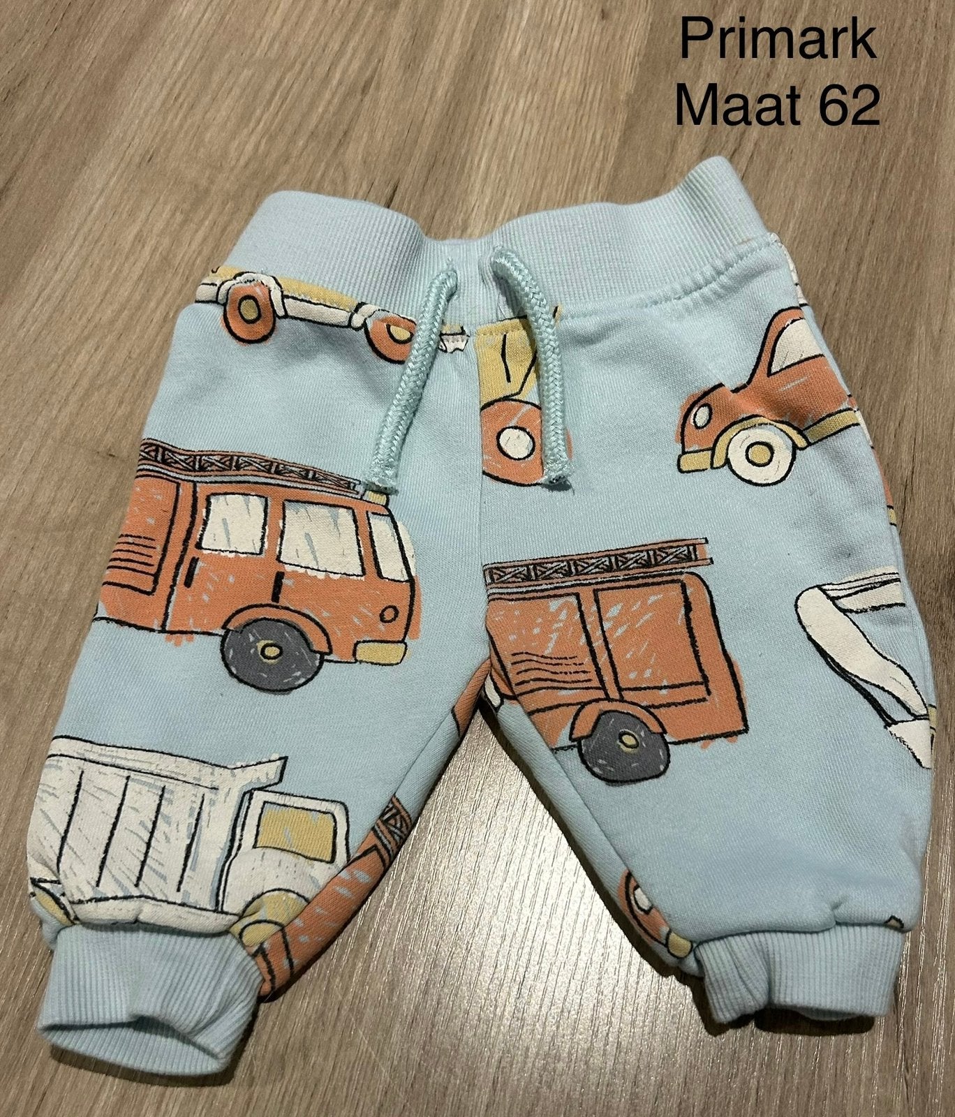 Broekje met voertuigen (Primark, maat 62), Ophalen of Verzenden, Zo goed als nieuw, Broekje