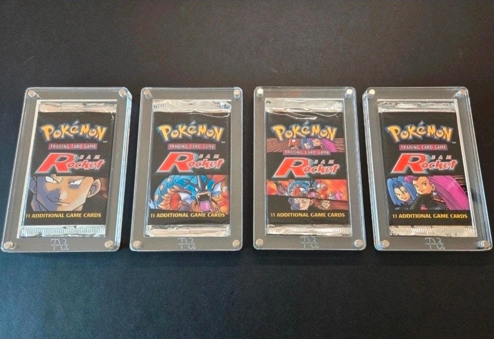 Sealed vintage Team Rocket booster - Artset, Ophalen of Verzenden, Zo goed als nieuw, Booster