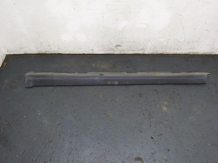Jupe gauche d'un Mercedes GLA (149), Autos : Pièces & Accessoires, Carrosserie & Tôlerie, Mercedes-Benz, Utilisé, 3 mois de garantie