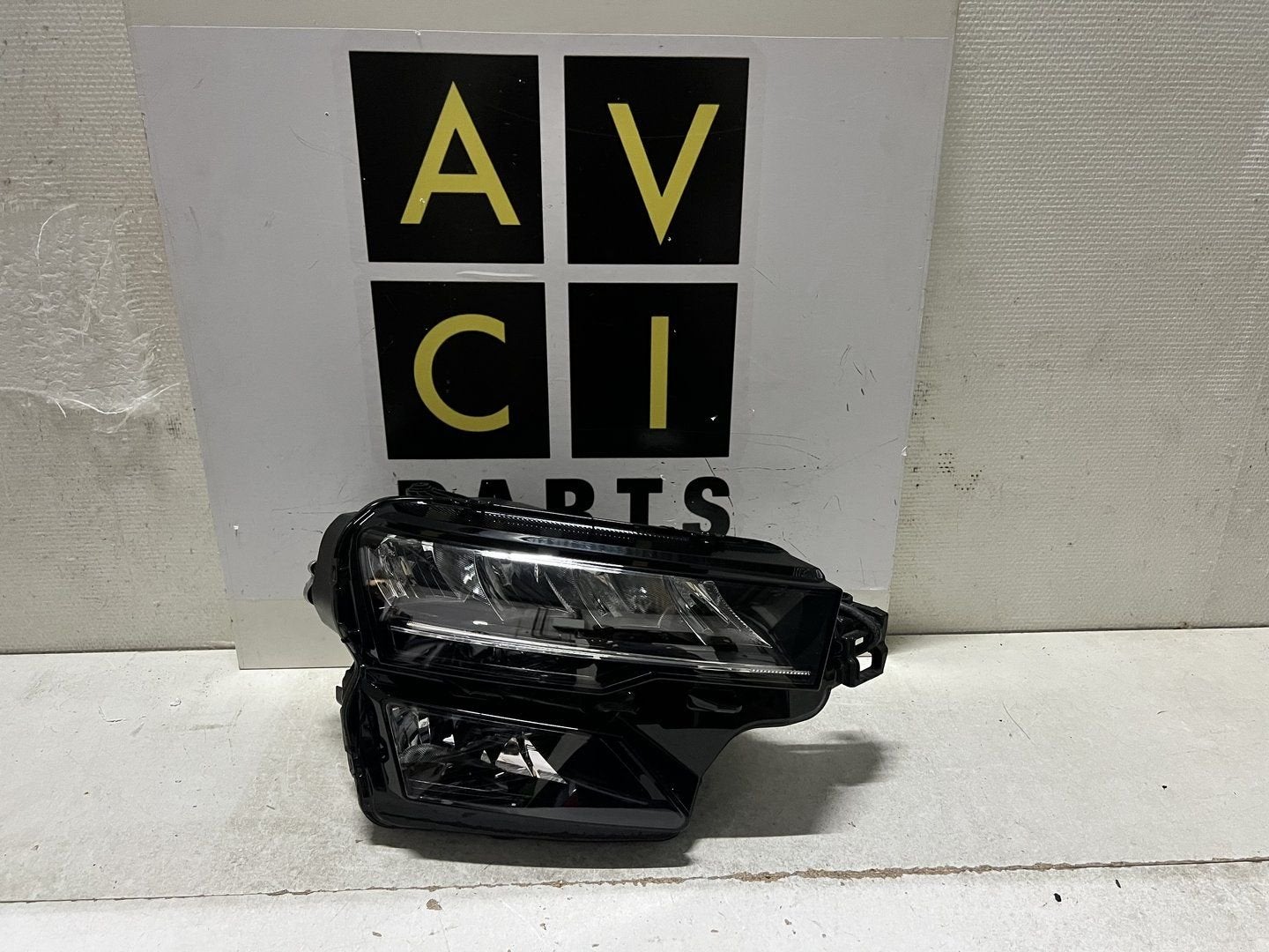 Koplamp Skoda Karoq Facelift Vol LED Rechts 57B941010, -, Utilisé, Skoda, -
