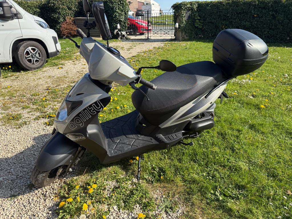 Kymco agility 50, Fietsen en Brommers, Ophalen, Klasse A (25 km/u), Zo goed als nieuw, 50 cc