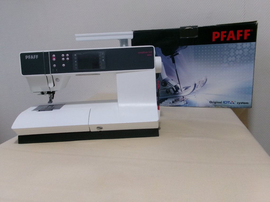 Machine à coudre et à broder Pfaff, Hobby & Loisirs créatifs, Enlèvement, Comme neuf