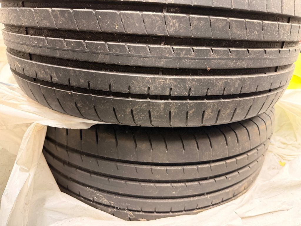 2 pneus Goodyear Eagle F1 – 225/45 R18, Autos : Pièces & Accessoires, Véhicule de tourisme, Pneus été, Enlèvement, Utilisé