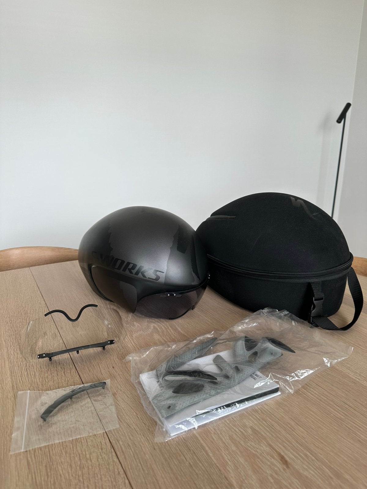 TT helmet S WORKS - perfecte staat, Fietsen en Brommers, Ophalen, Zo goed als nieuw