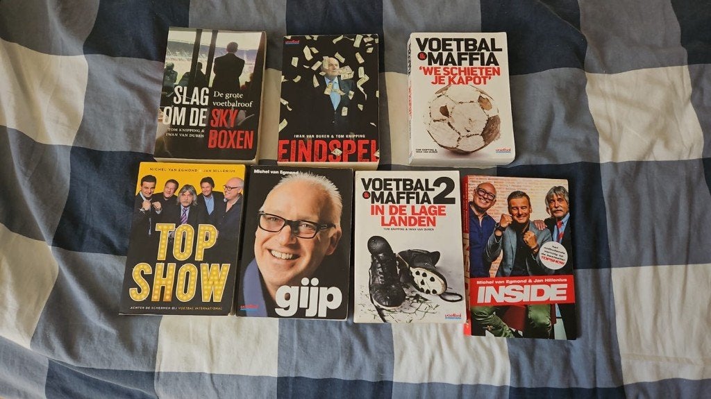 Voetbalboeken voetbal boeken oa Gijp en eindspel, Ophalen of Verzenden, Gelezen, Balsport