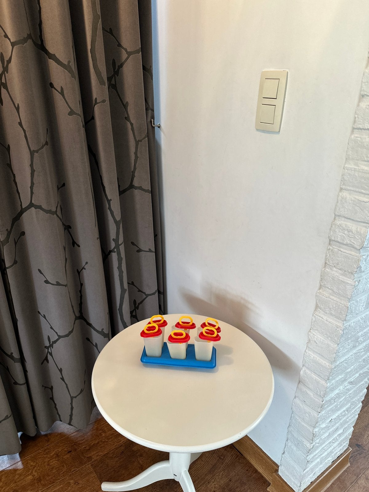 Tupperware ijslollyvormen ijsjes set 6 en een blauwe basis, Huis en Inrichting, Ophalen of Verzenden, Zo goed als nieuw