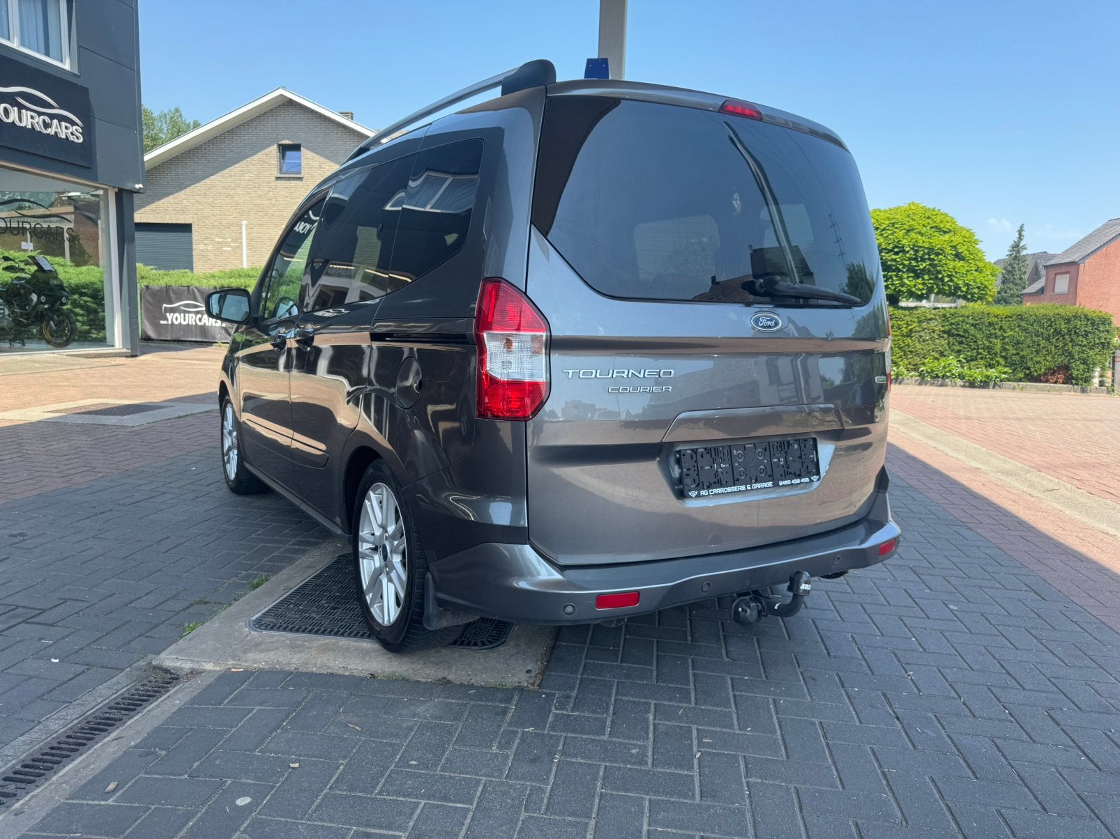Ford TourneoCourier 1.0 - BENZINE - AIRCO - 116.000km - 2017, Auto's, Ford, Stof, Bedrijf, 5 deurs, Zilver of Grijs