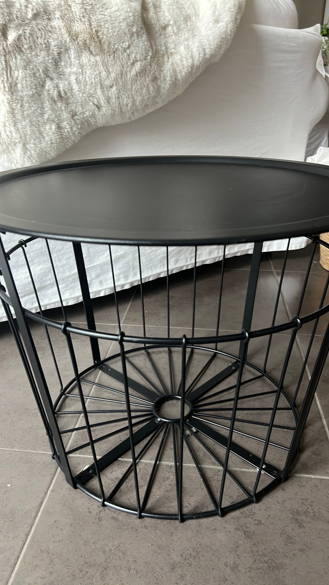 Table ikea acier noire, Enlèvement, Utilisé, Rond, Métal