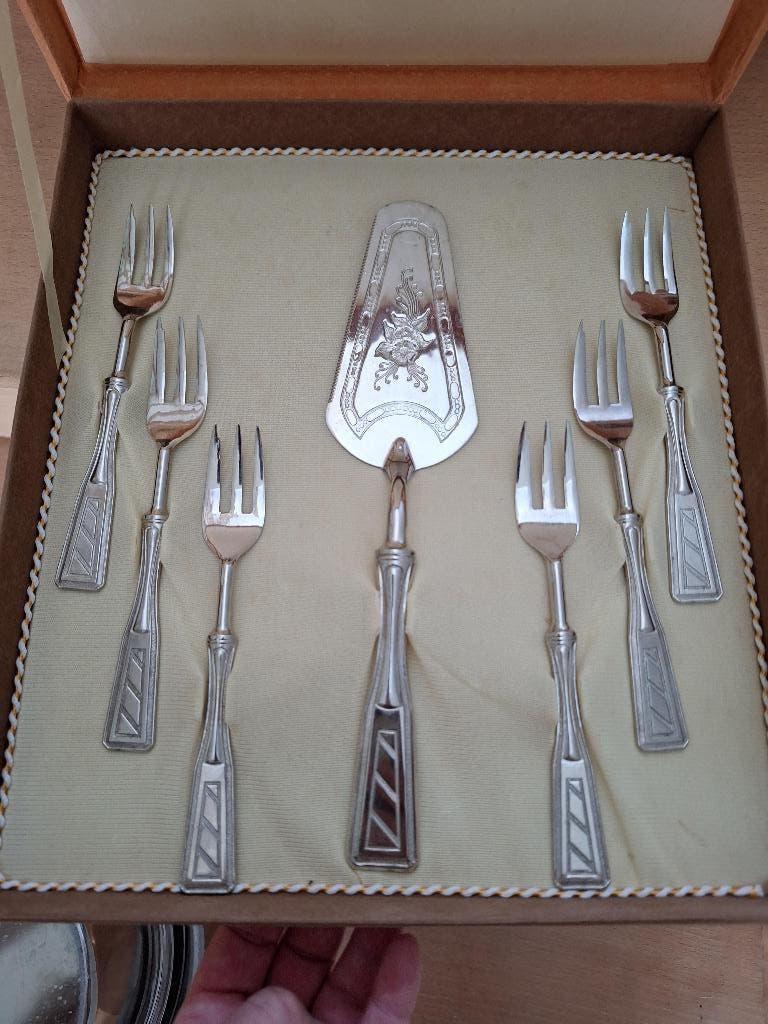 Ensemble de couverts à dessert vintage gravés des années 70, Antiquités & Art, Enlèvement ou Envoi