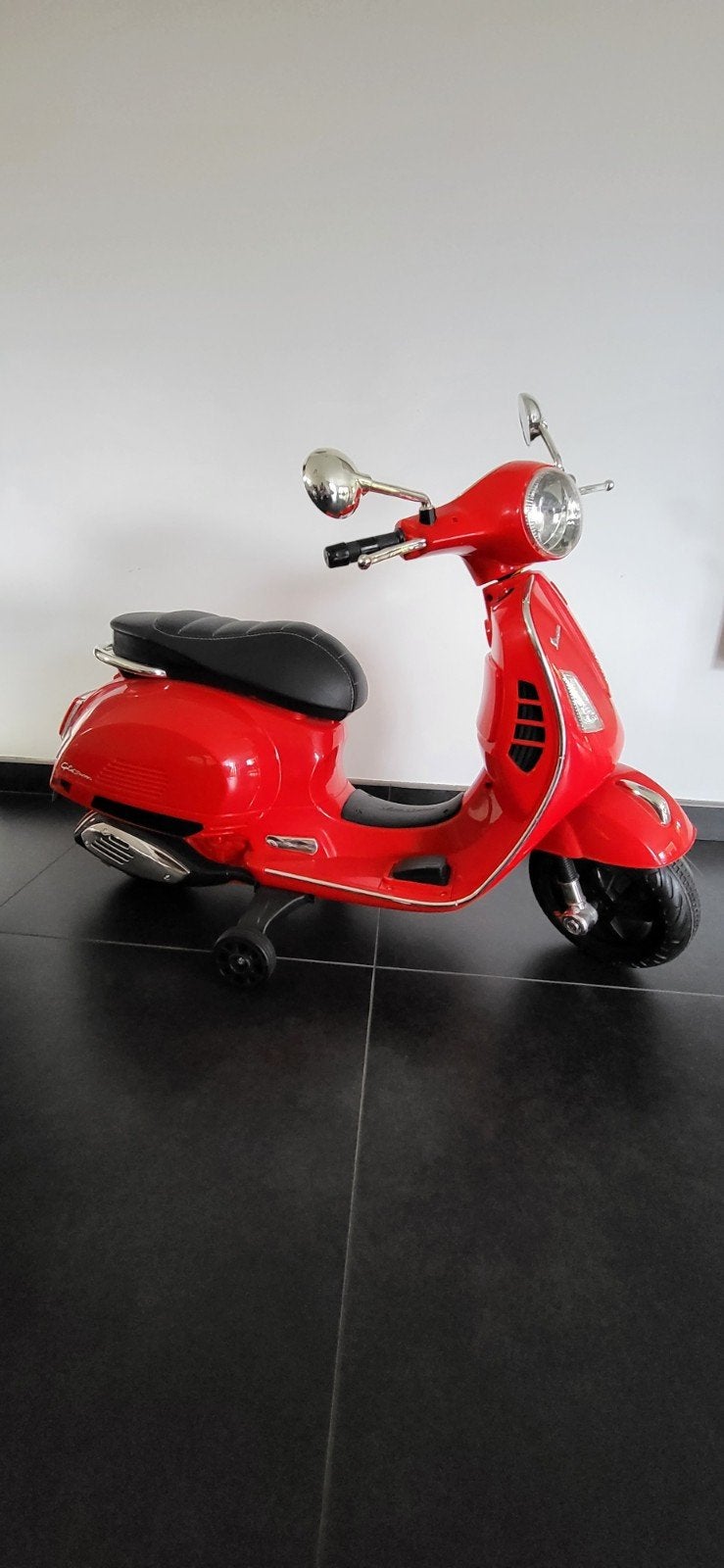 Kinder scooter Vespa ZONDER oplader, Ophalen