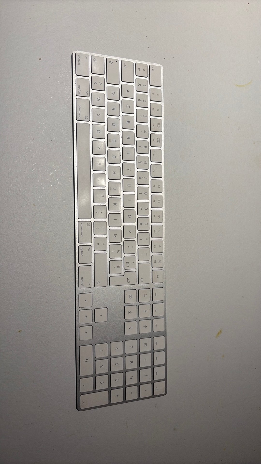 Apple toetsenbord azerty, Informatique & Logiciels, Enlèvement, Azerty, Comme neuf