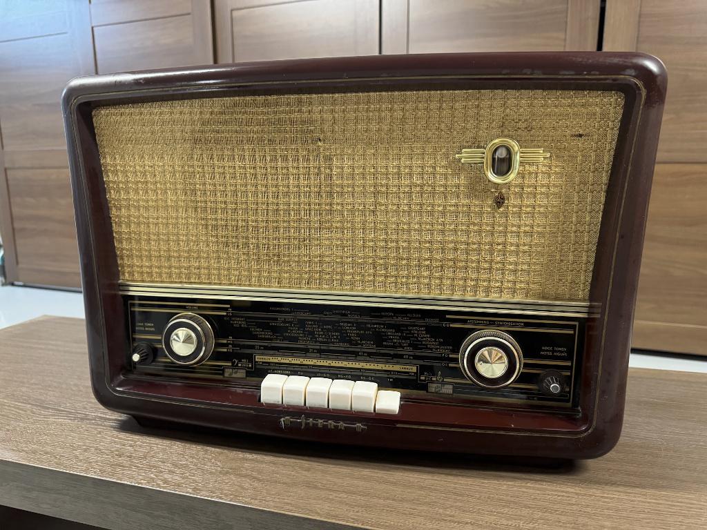 Oude radio (merk Siera, vintage), Audio, Tv en Foto, Radio's, Ophalen, Gebruikt, Radio