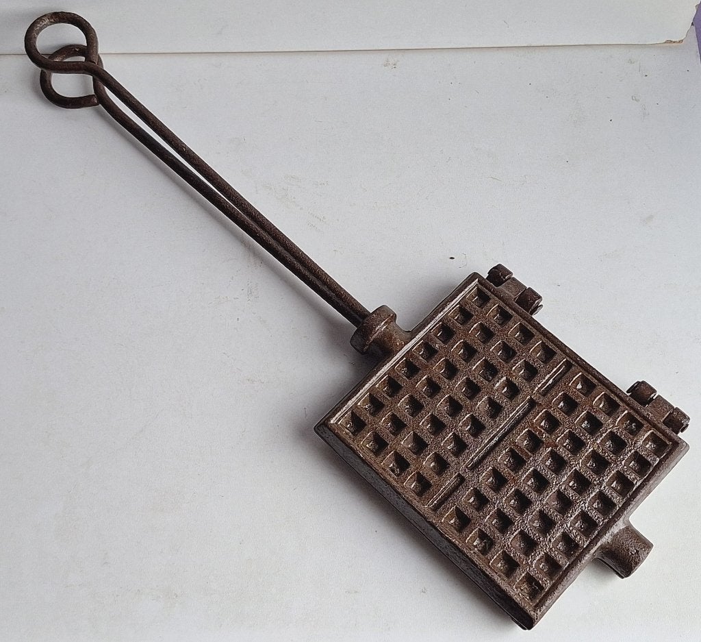 Joli ancien gaufrier en fonte, Enlèvement ou Envoi