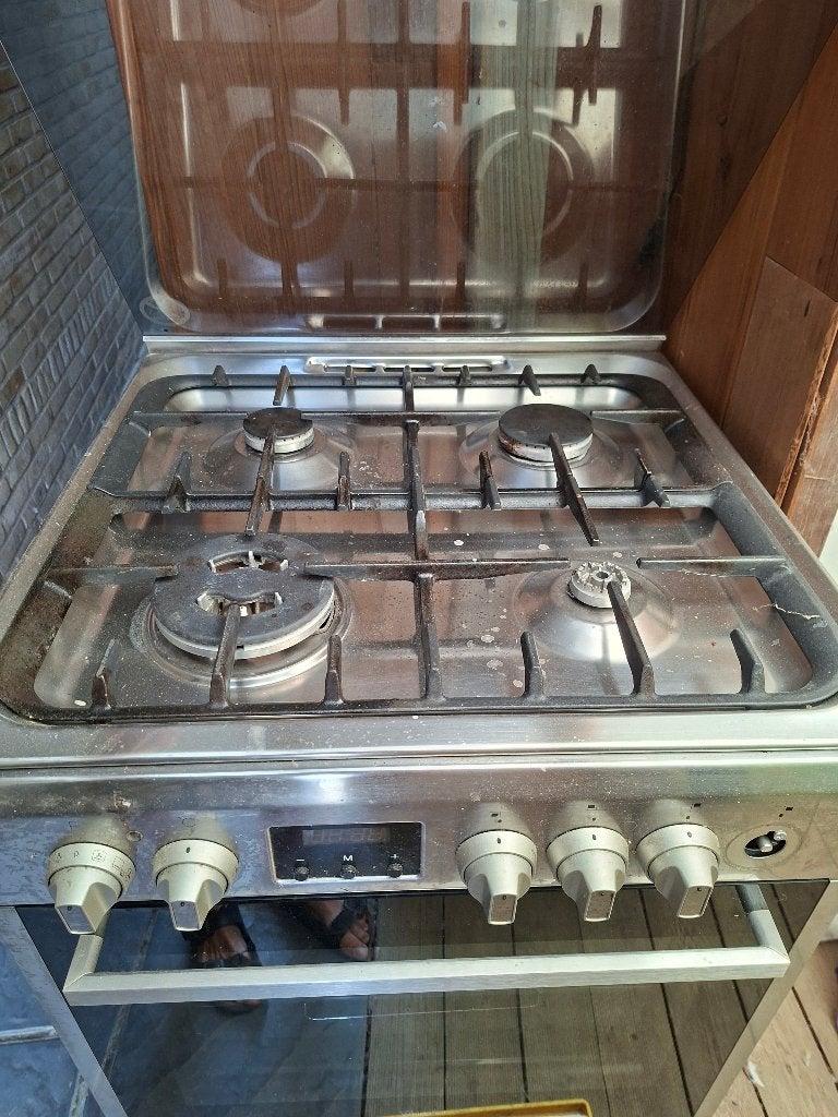 gasfornuis, Elektronische apparatuur, Fornuizen, Gebruikt, Vrijstaand, Gas, 4 kookzones, 85 tot 90 cm, 45 tot 60 cm, Hete lucht