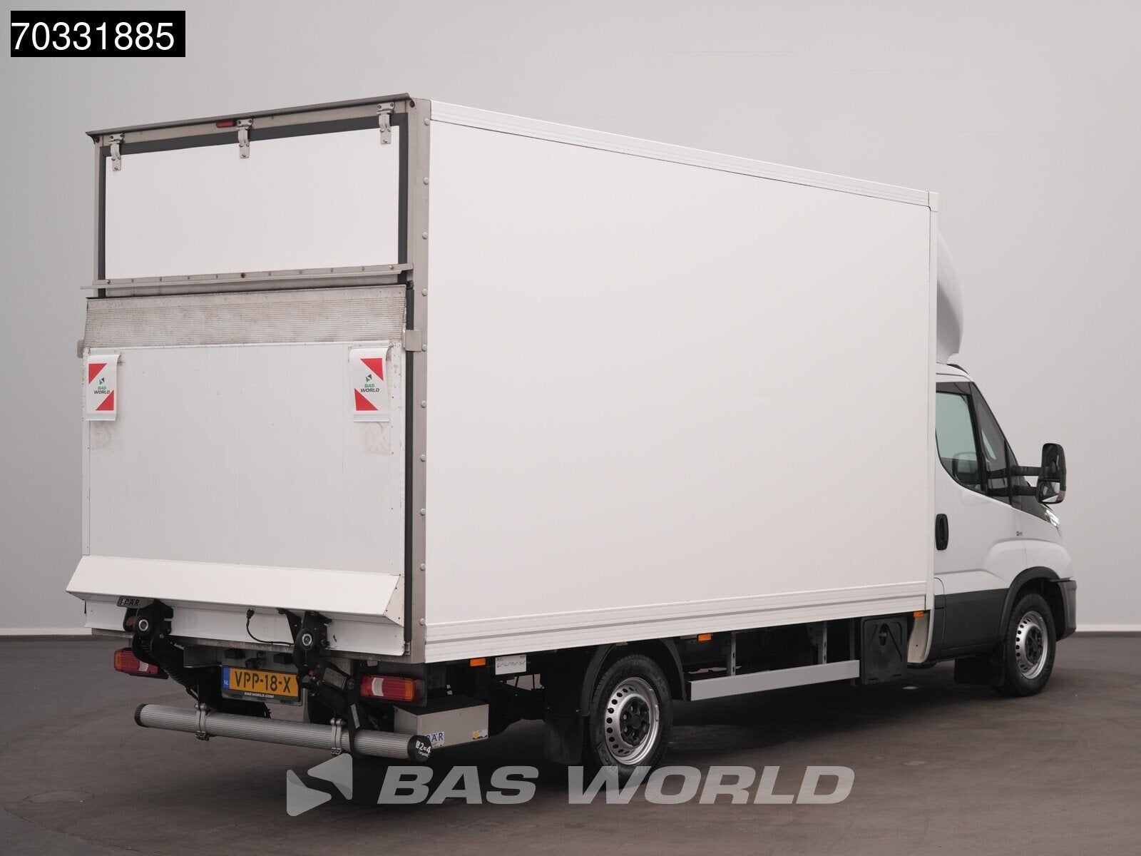 Iveco Daily 35S18 3.0L Automaat Laadklep Bakwagen LED Navi A, Auto's, Automaat, Stof, Gebruikt, Euro 6