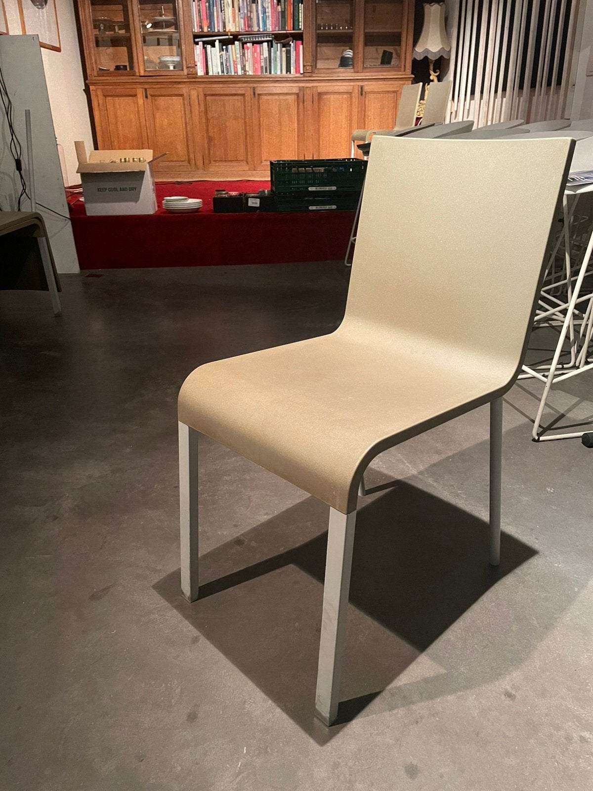 Vitra by maarten van severen, Synthétique, Enlèvement, Modern, Cinq, Six Chaises ou plus