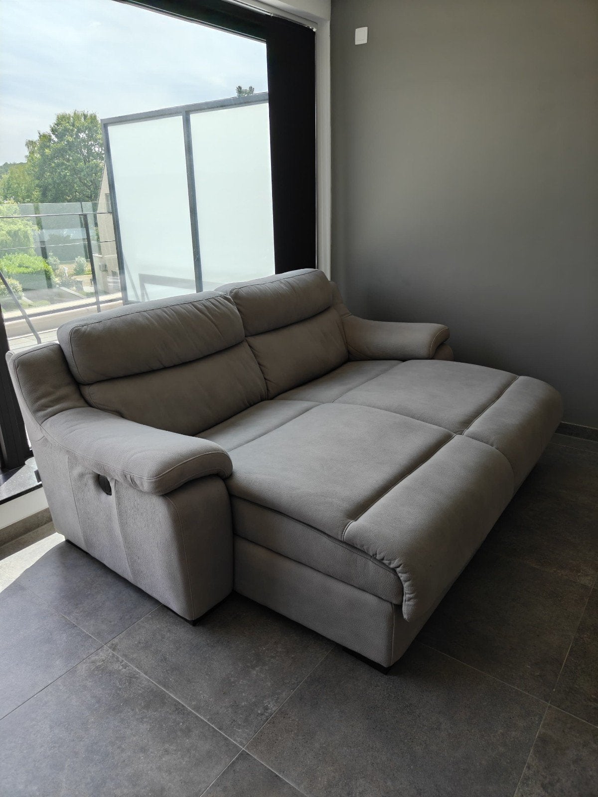 Luxe Italiaanse elektrische relaxzetel (stof), Maison & Meubles, Canapés | Sofas & Chaises Longues, Utilisé, Deux personnes, 200 à 250 cm