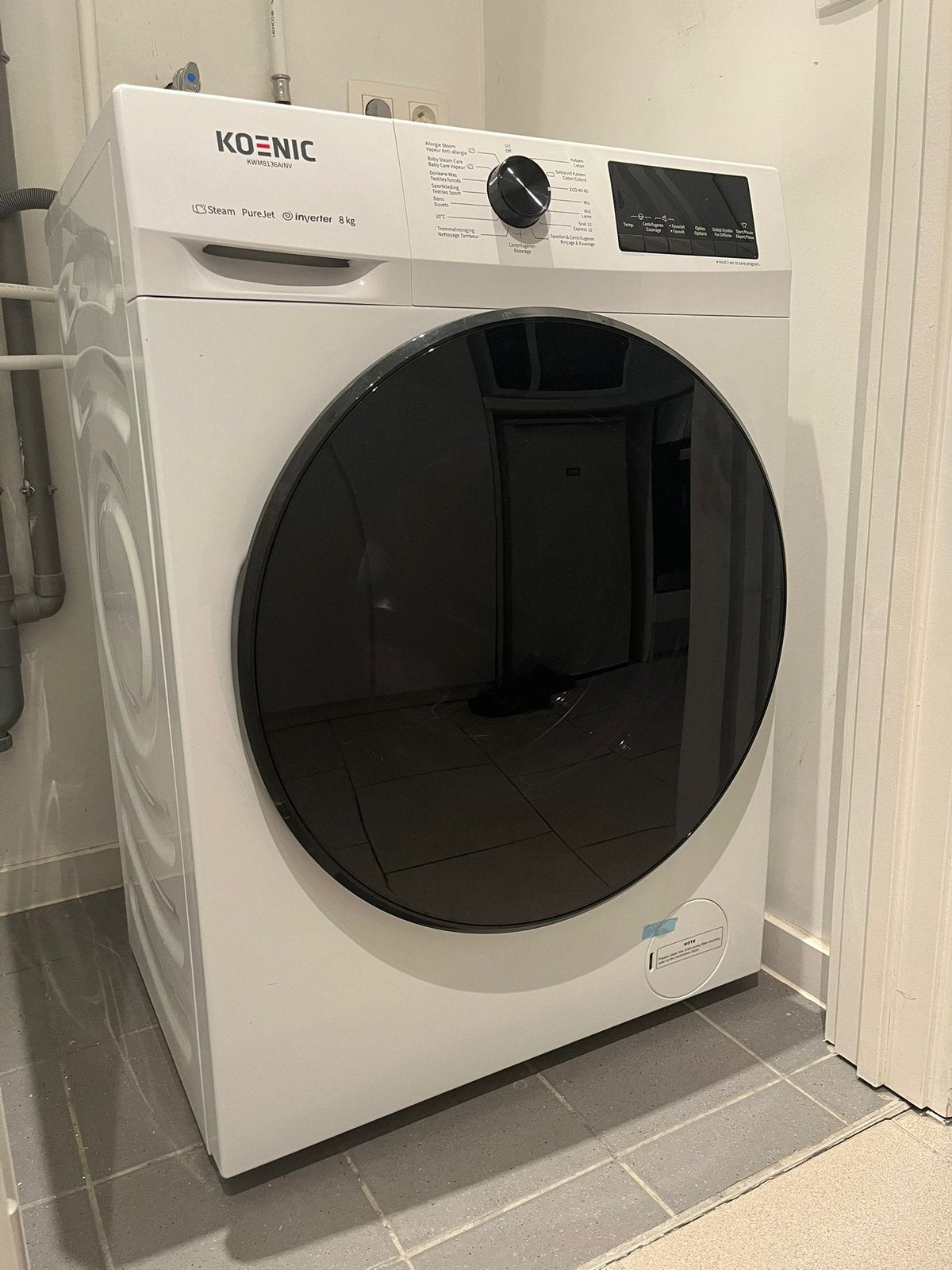 Machine à laver Koenic bien entretenue, Electroménager, Lave-linge, Comme neuf, Chargeur frontal, 8 à 10 kg, 85 à 90 cm, 1200 à 1600 tours