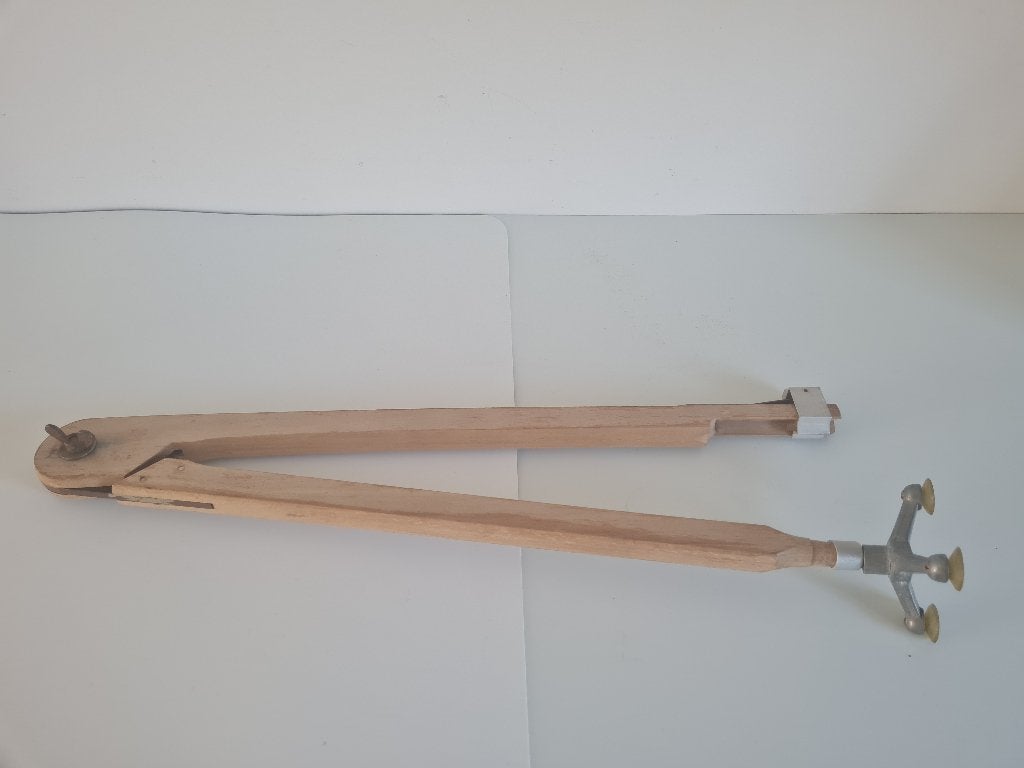Vintage houten bordpasser, Ophalen of Verzenden
