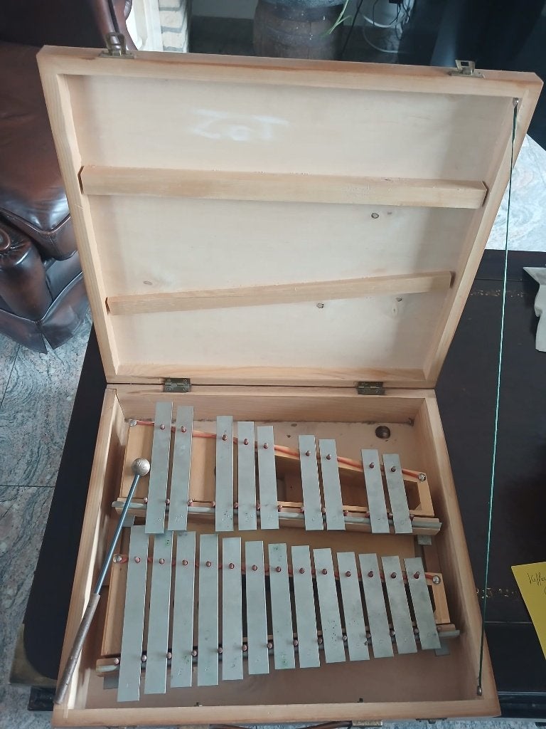 Houten glockenspiel in kist, Enlèvement, Utilisé