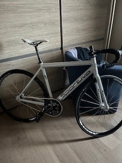Piste Fiets, Ophalen
