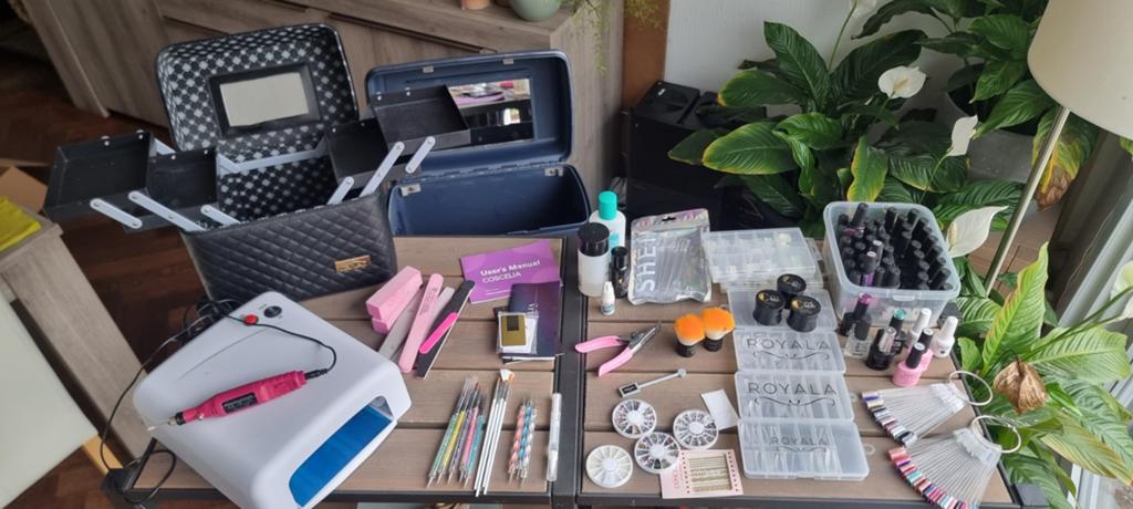 Beautycase + Gelnagels set + UV lamp en toebehoren, Ophalen