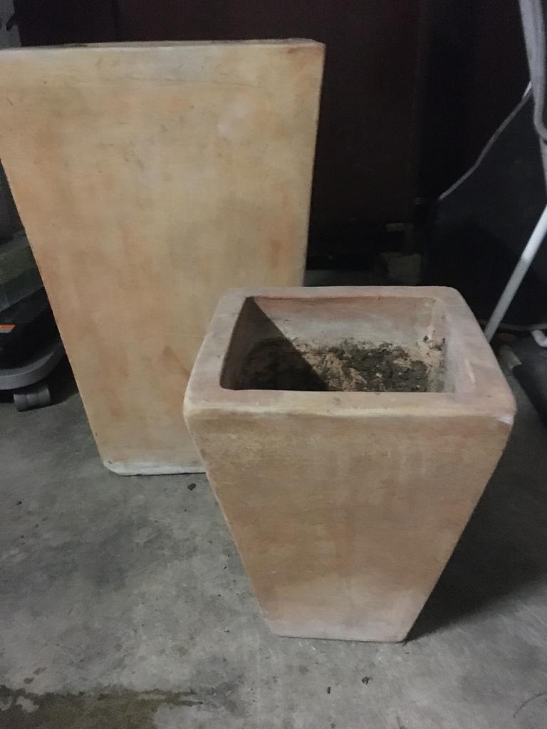 Grote + 2 kleinere vierkante Terracotta bloempotten, Ophalen, Gebruikt