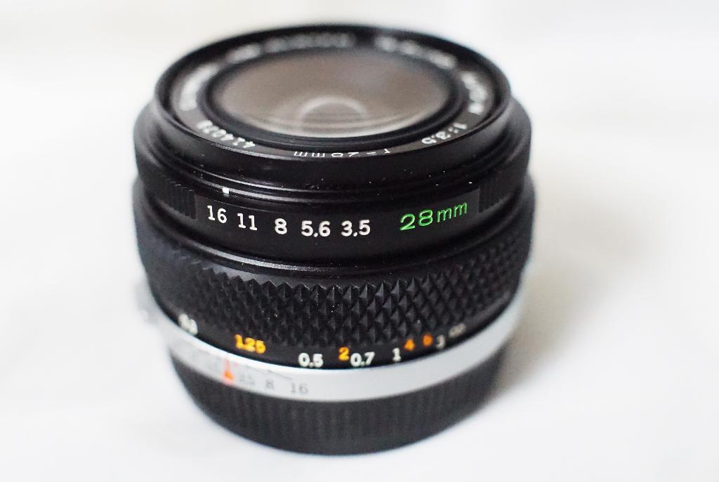 Olympus-OM-Zuiko-Auto-W 28 mm 3,5, Ophalen of Verzenden, Zo goed als nieuw, Spiegelreflex, Olympus
