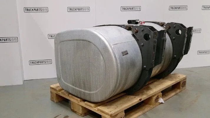 Volvo 22038779 Brandstoftank + steunen 380L, Ophalen, Gebruikt, Volvo, Brandstofsystemen