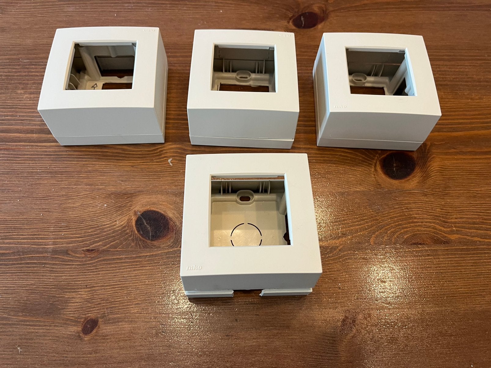 Niko Original Cream opbouwdoos enkel, Doe-het-zelf en Bouw, Ophalen, Gebruikt