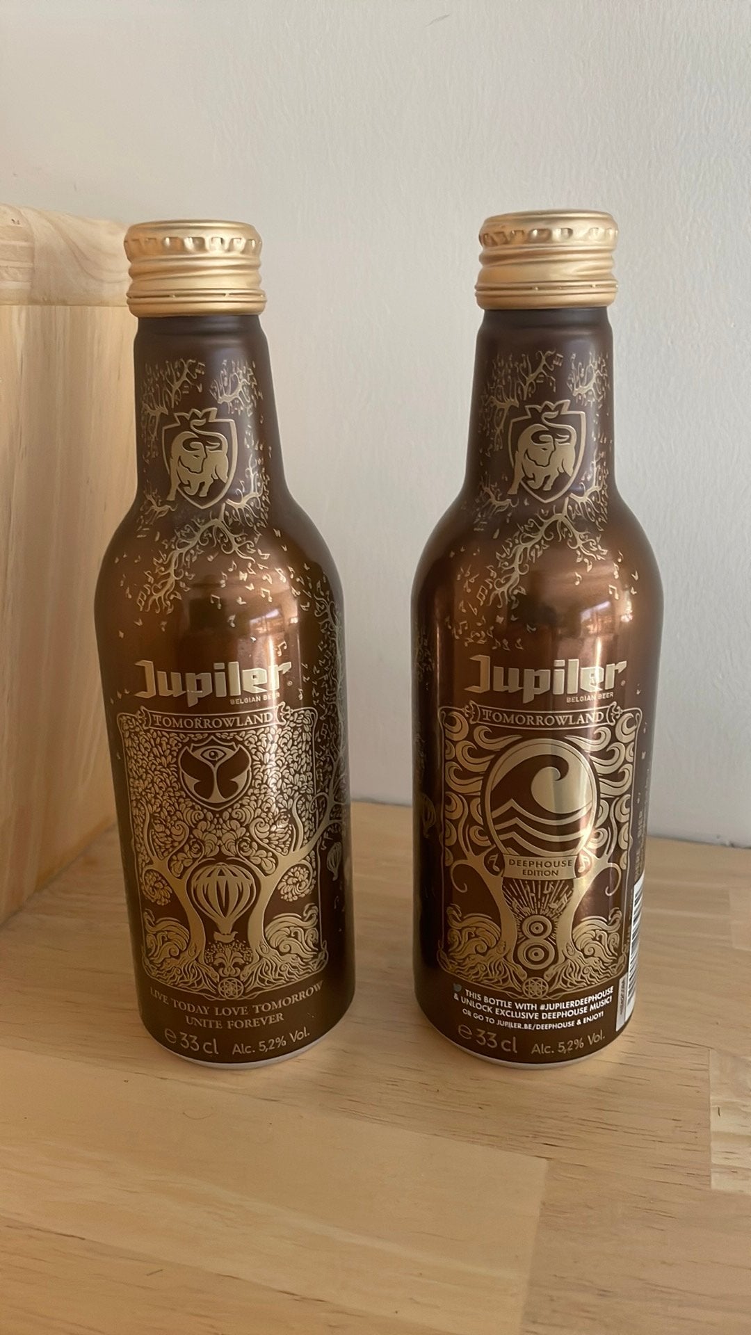 Oude metalen flesjes bier van Tomorrowland, Verzamelen, Ophalen, Zo goed als nieuw