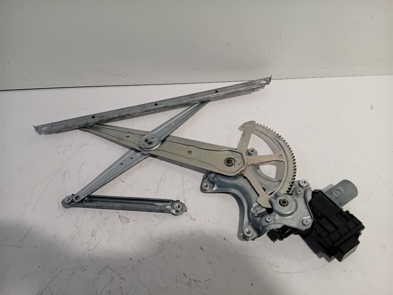 Raammechaniek elektrisch rechts voor Lexus ES, Onderdelen@venauto.nl, Van der Ven Autorecycling B.V., Gebruikt, Ettenseweg 76, 4706 PB Roosendaal, The Netherlands