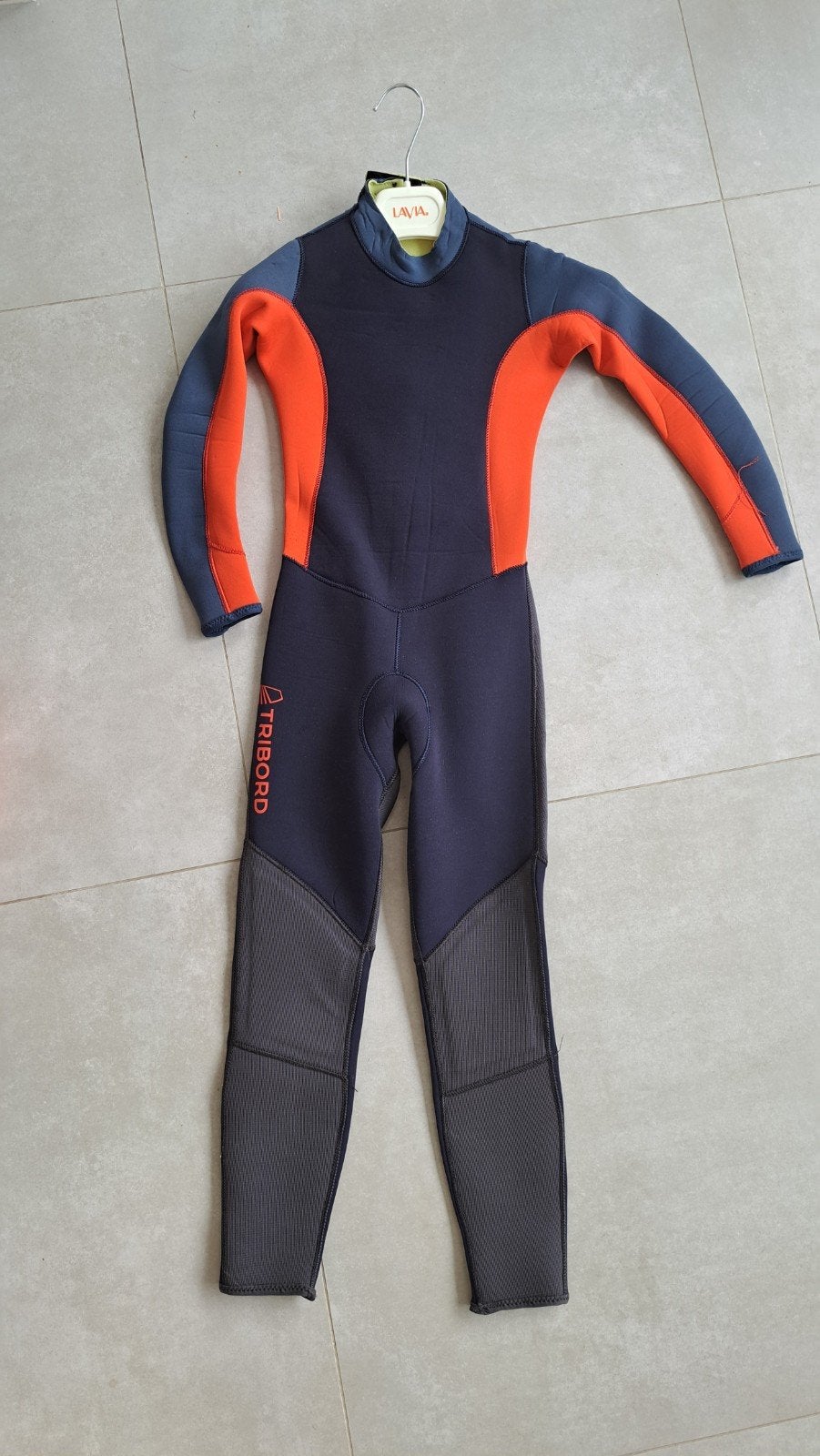 Wetsuit en bijpassende zeilvest 10 jaar, Ophalen, Wetsuit