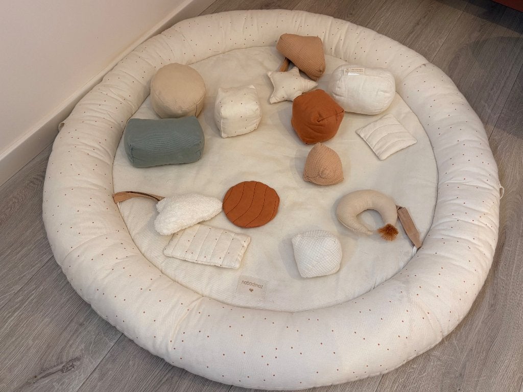 Speelmat met speeltjes Nobodinoz Te Koop!, Enlèvement, Comme neuf