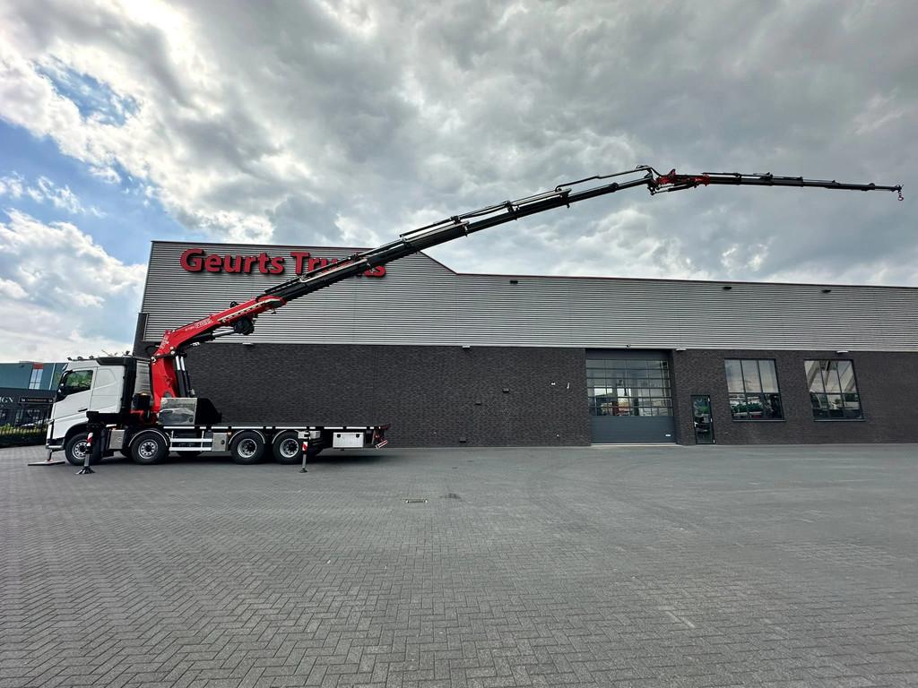 Volvo FH 8X4 BAKWAGEN MET FASSI F1150RA.2.28 XHE-DYNAMIC MET, Auto's, Automaat, Achterwielaandrijving, Euro 6, Wit