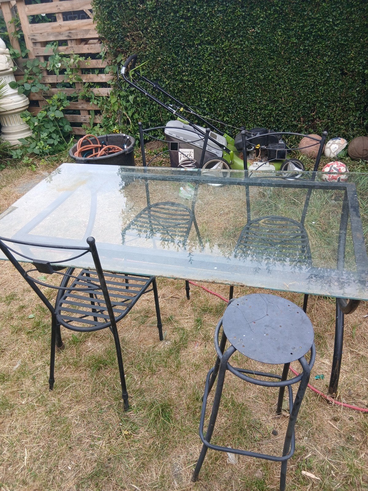 Table 3 chaisse 2 tabouret