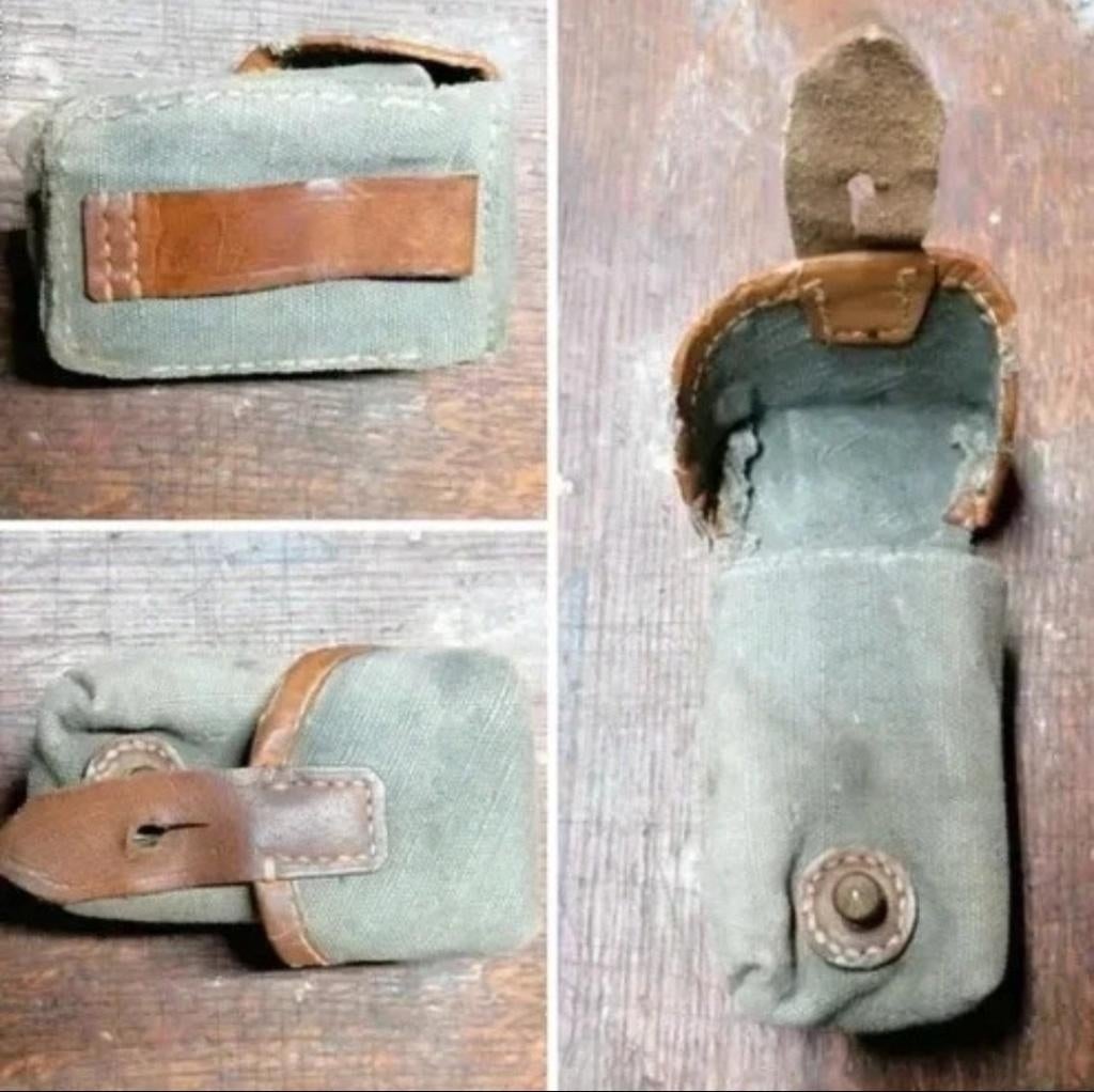 Etui voor militaire oplader uit de Tweede Wereldoorlog, Verzamelen, Militaria | Tweede Wereldoorlog, Verzenden, Overige soorten