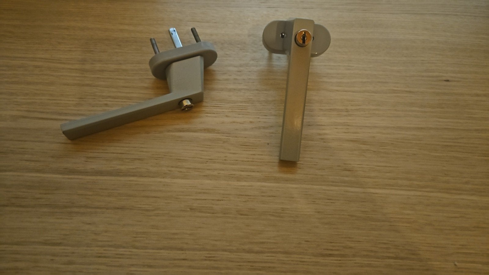 lot de 2 poignées de fenêtre avec serrure à clé, Bricolage & Construction, Enlèvement, Clé
