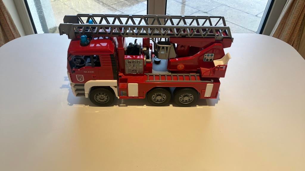 Bruder brandweerwagen, Ophalen, Gebruikt