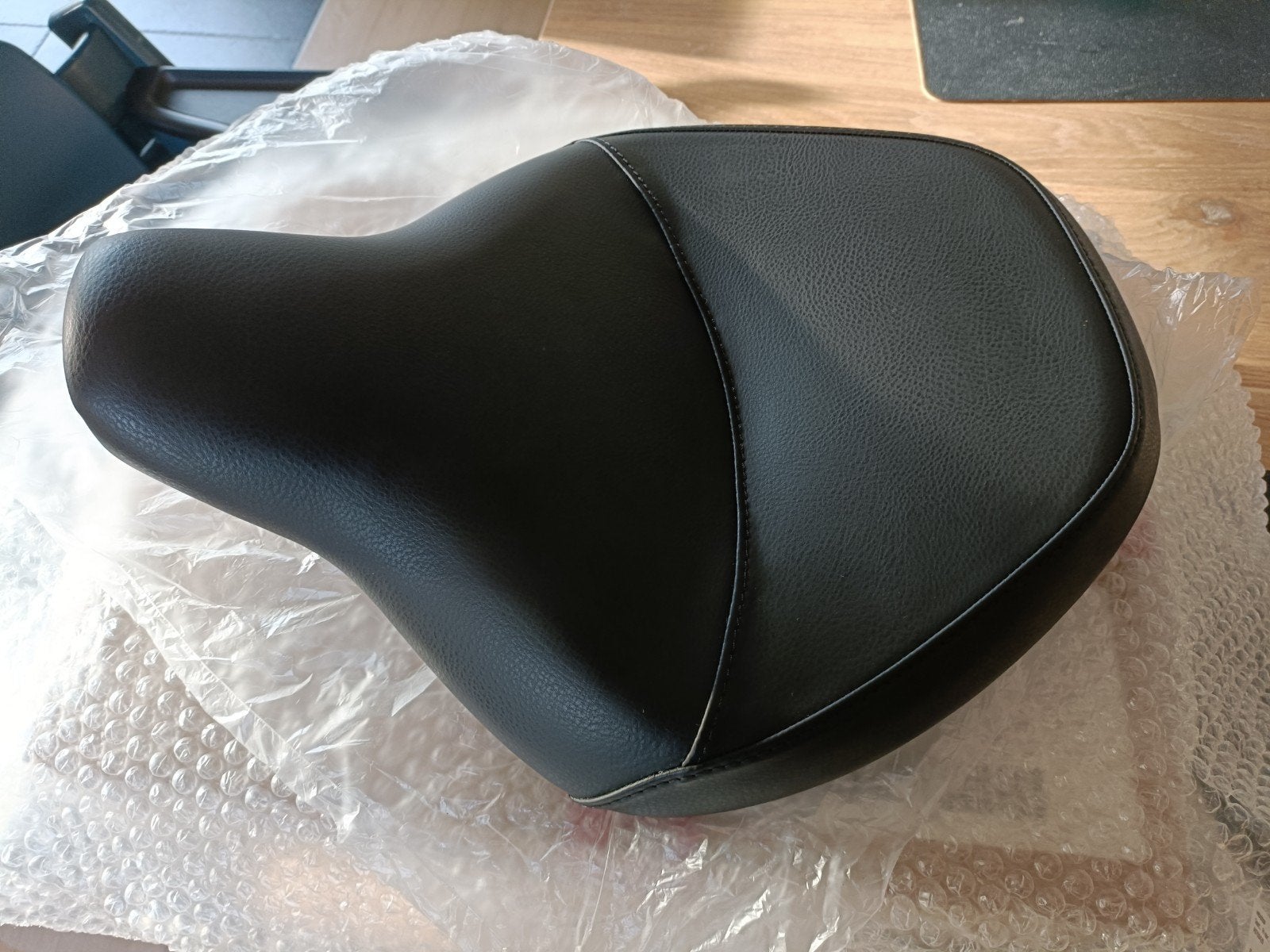 Orgineel nieuw Triumph Bobber zadel., Motoren, Particulier, Nieuw